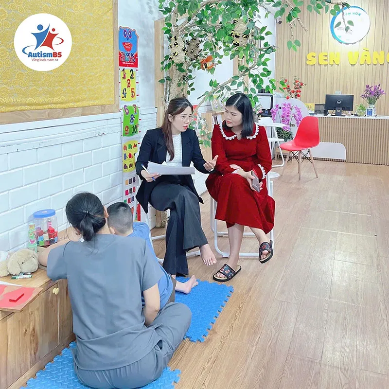 AutismBS luôn tìm hiểu, phân tích đặc điểm phát triển của trẻ tự kỷ theo từng giai đoạn.