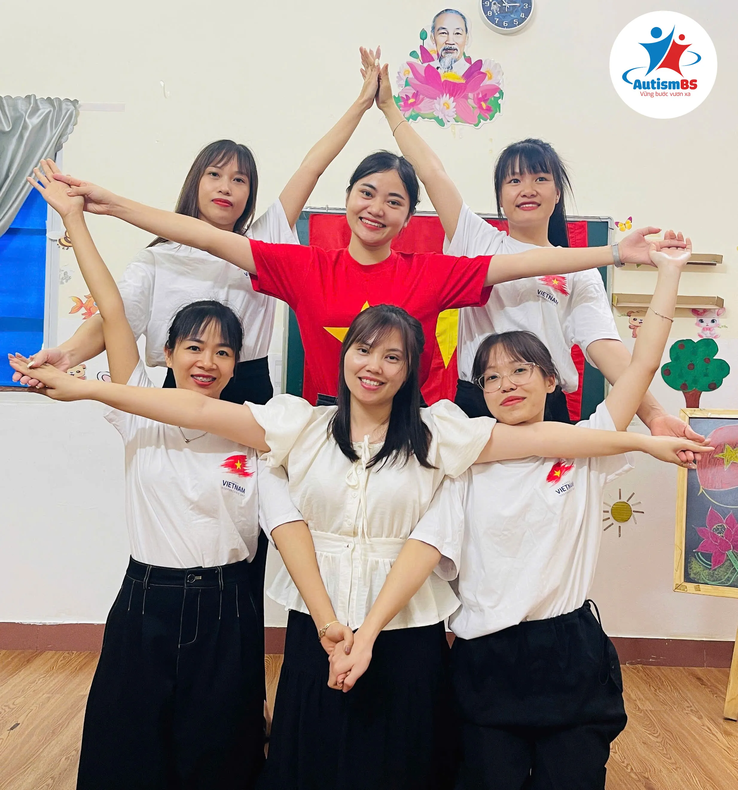AutismBS - Tự hào Việt Nam - Tự hào màu cờ Tổ quốc.