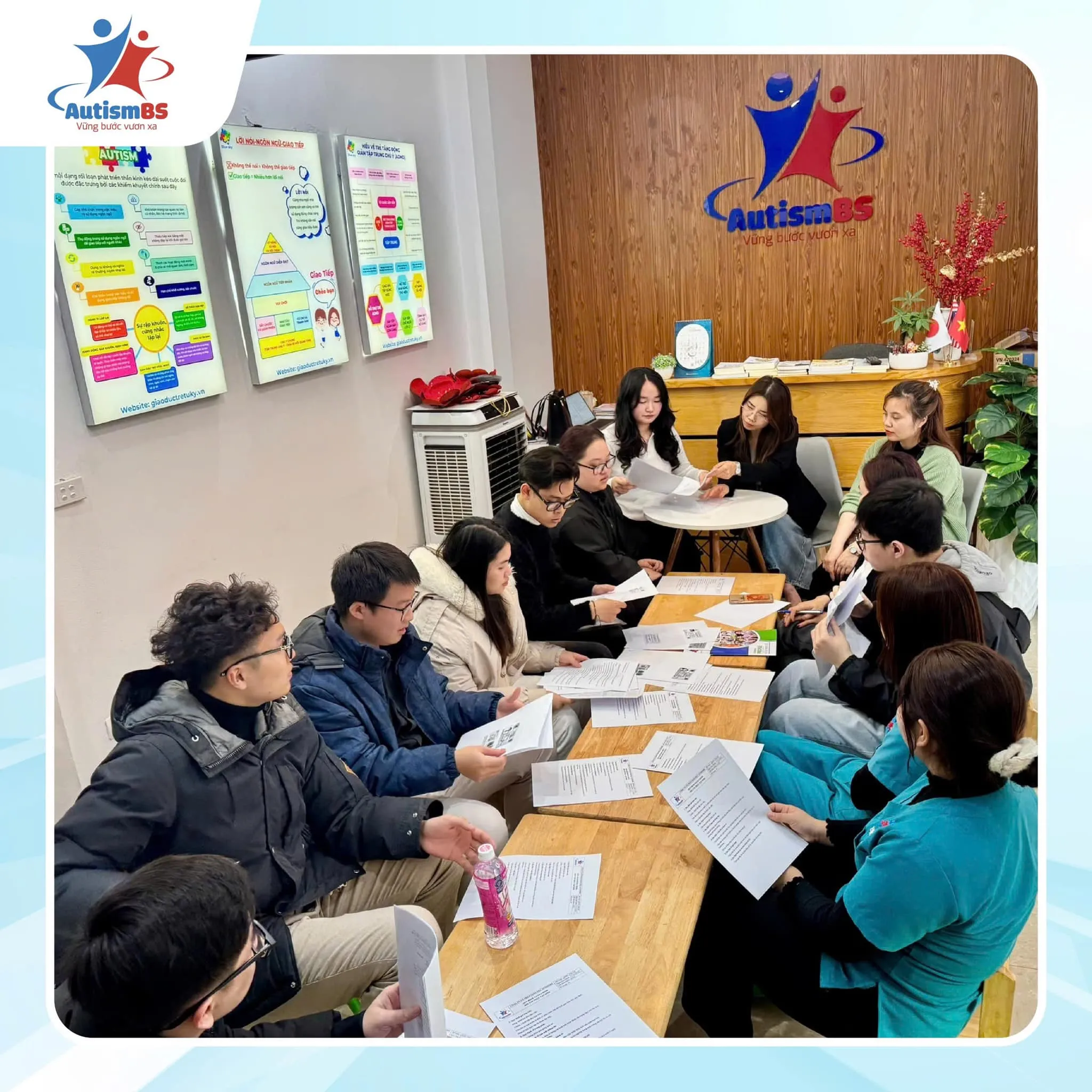 Xây dựng đội ngũ có chung triết lý: Lấy trẻ làm trung tâm - Lấy chất lượng làm giá trị - Lấy con người làm gốc.