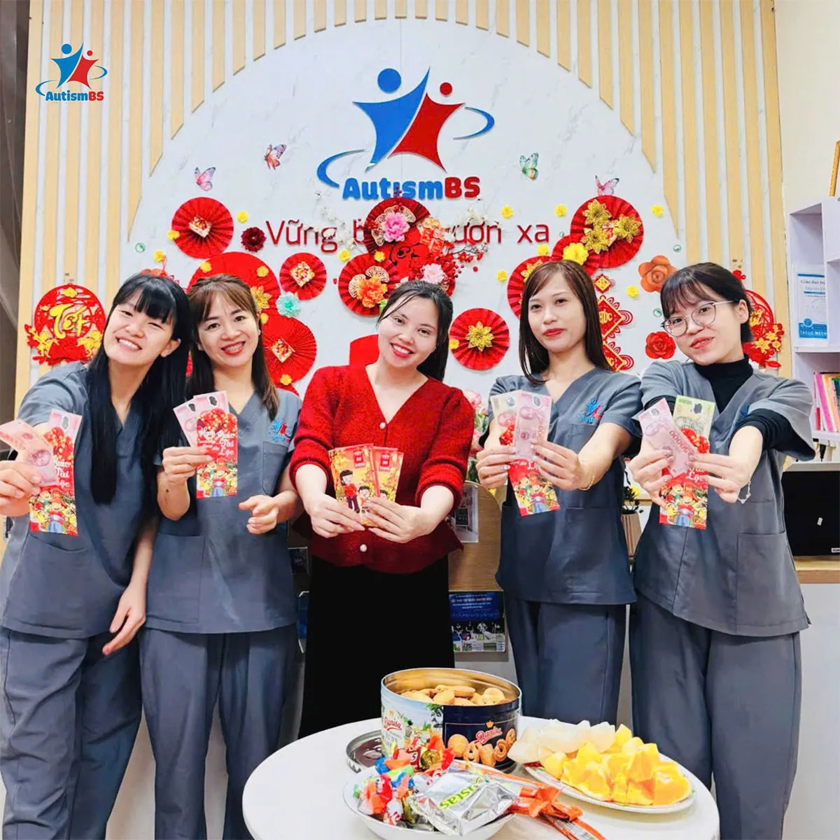 Mỗi bao lì xì là một thông điệp yêu thương.