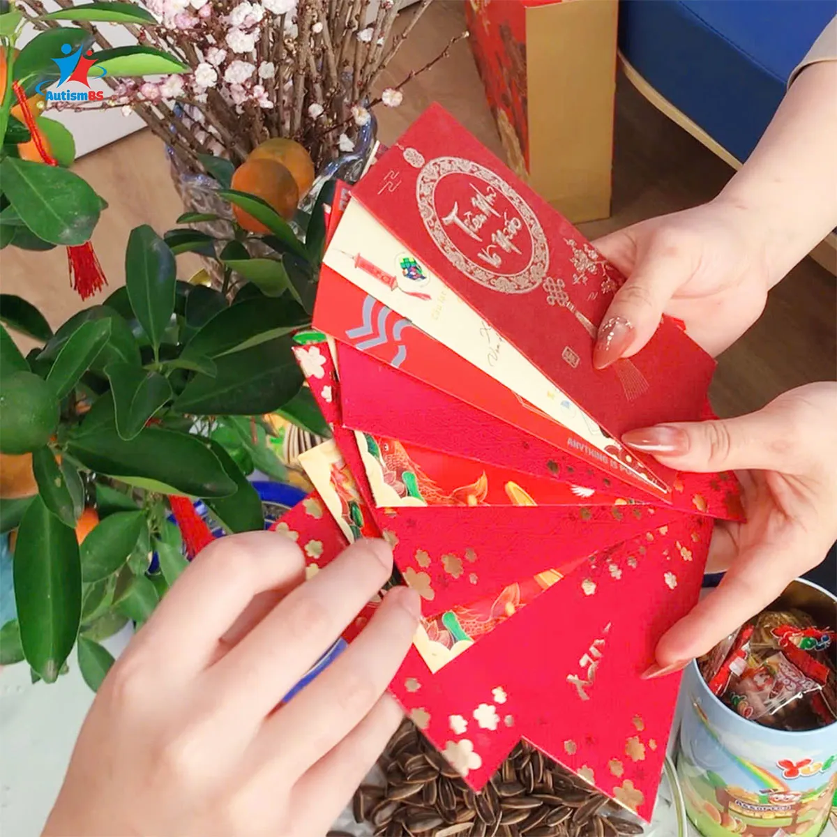 Khai xuân ngập tràn - lì xì rộn ràng. 