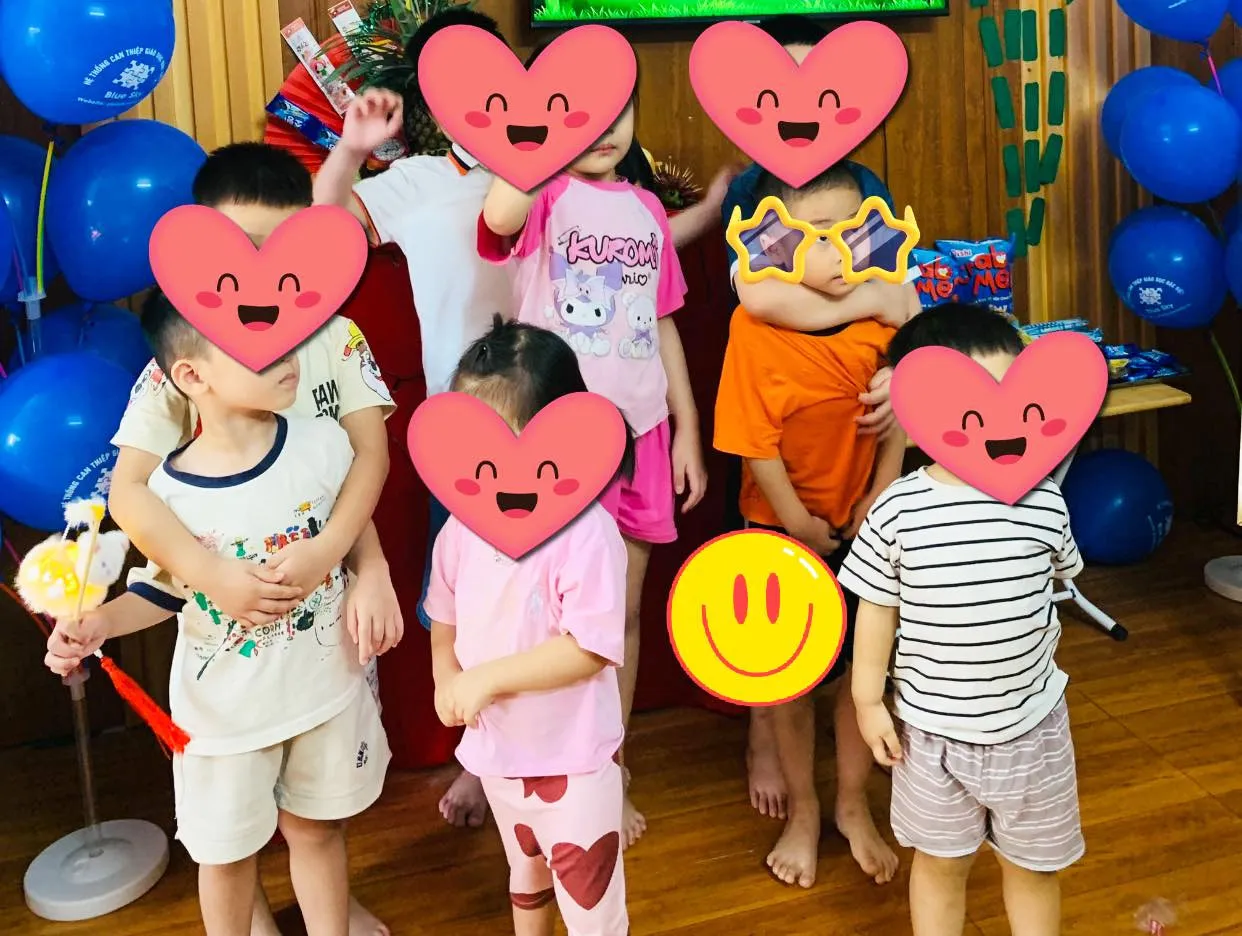 Phát triển vốn từ vựng phù hợp với độ tuổi.