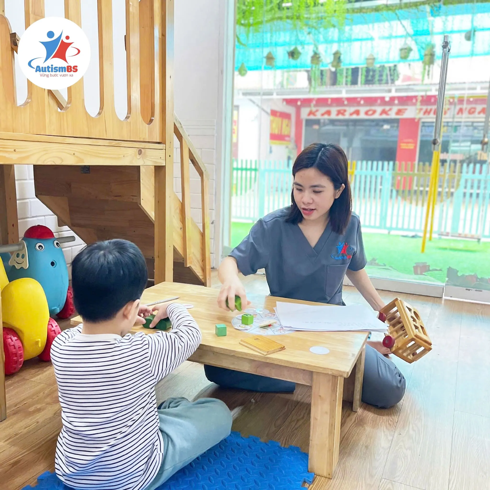 Chương trình cá nhân hóa 1:1, phù hợp từng trẻ.