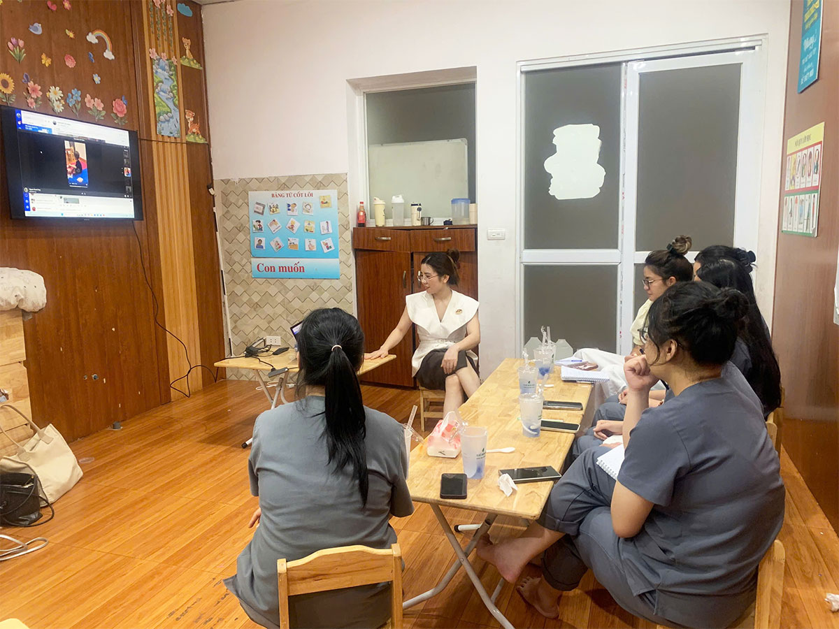 1 buổi đào tạo chuyên môn nội bộ tại AutismBS - Nền tảng tạo nên chất lượng can thiệp khác biệt