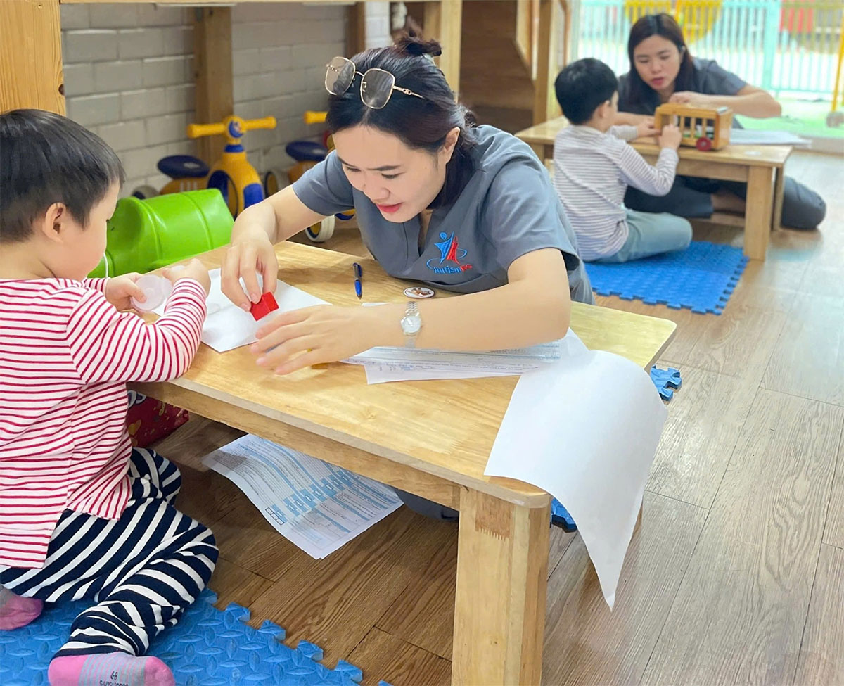 AutismBS xây dựng đội ngũ chuyên môn như thế nào?