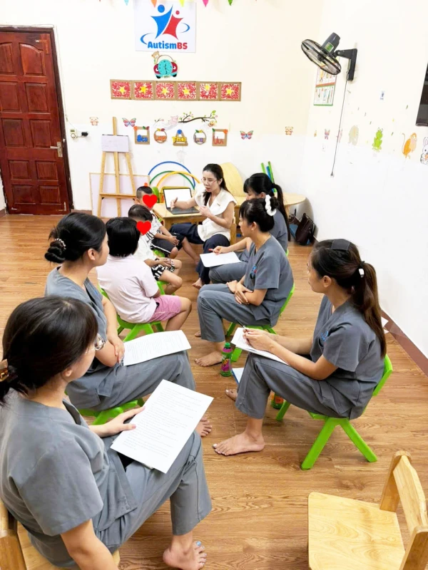 Đào tạo nội bộ giáo viên tại AutismBS - Nâng cao chuyên môn, đồng hành cùng trẻ